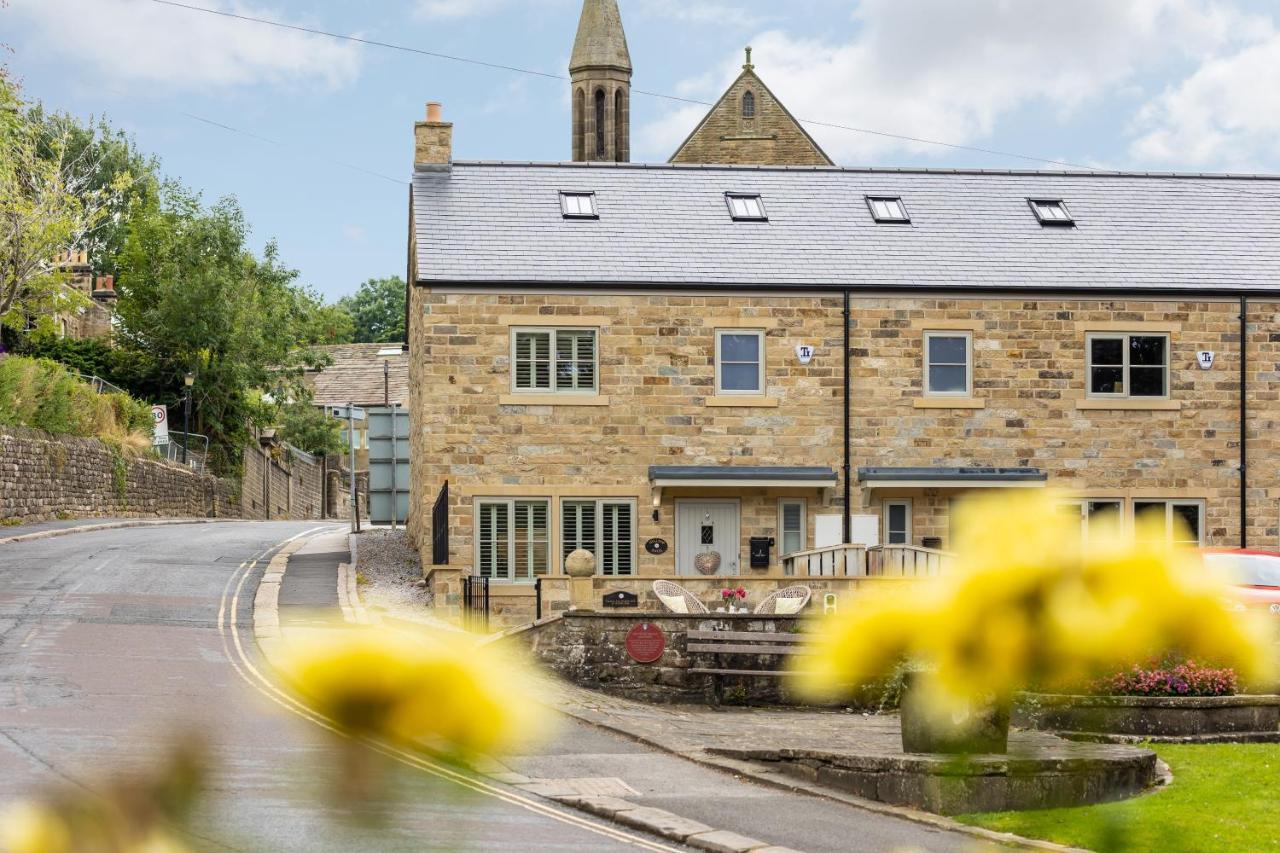 Hilltop Snug: Cozy Family Retreat in Pateley Bridge Hotel Exterior photo